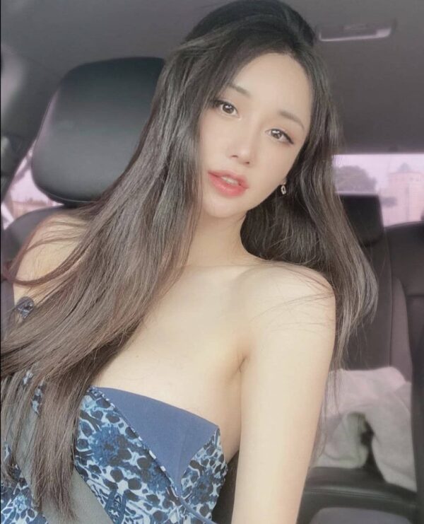 DELLA (HOT) - Image 3